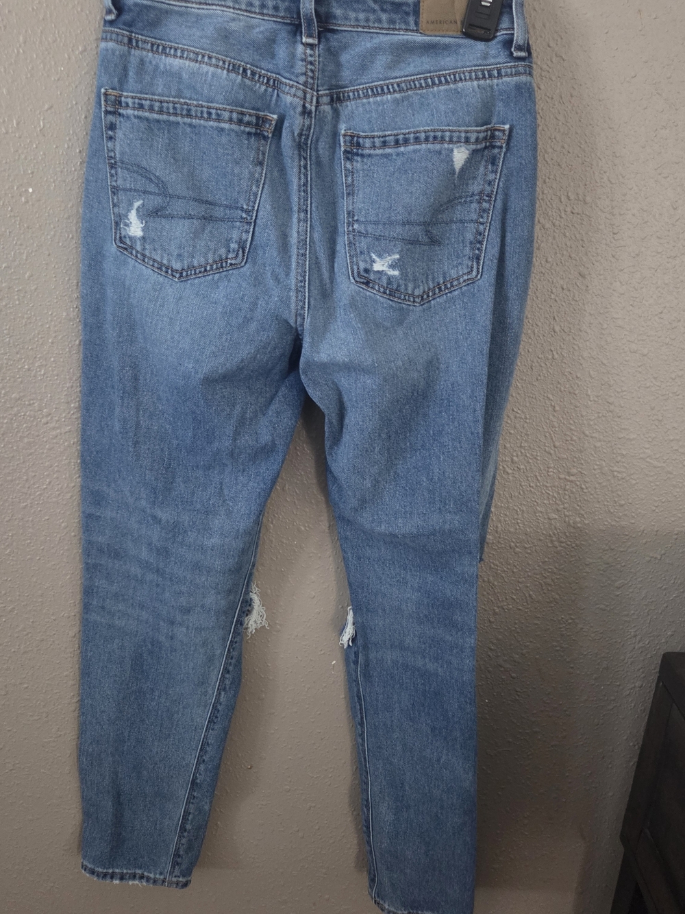American Eagle Outfitters Light Blue Distressed High-Rise Jeans